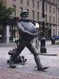 Desperate Dan statue, Dundee